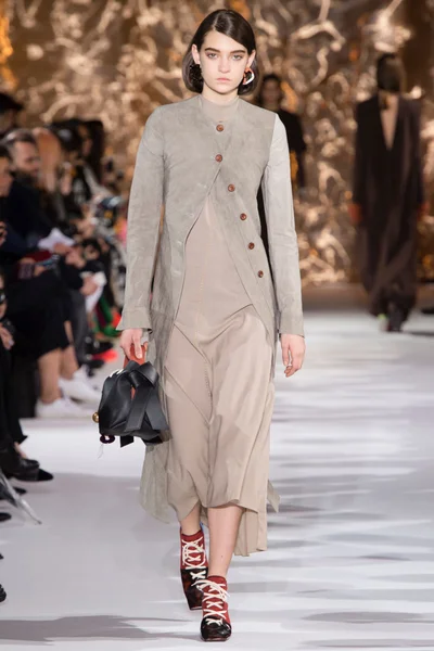 Look 14